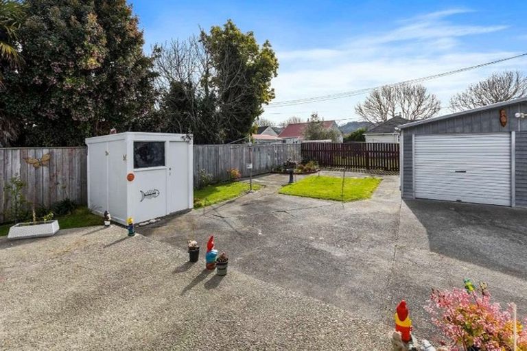 Photo of property in 17 Hewer Crescent, Naenae, Lower Hutt, 5011