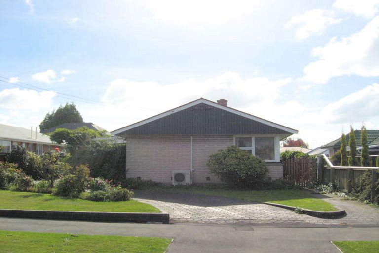 Photo of property in 12 Coniston Avenue, Ilam, Christchurch, 8041