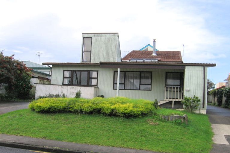 Photo of property in 1/92 Clovelly Road, Bucklands Beach, Auckland, 2012
