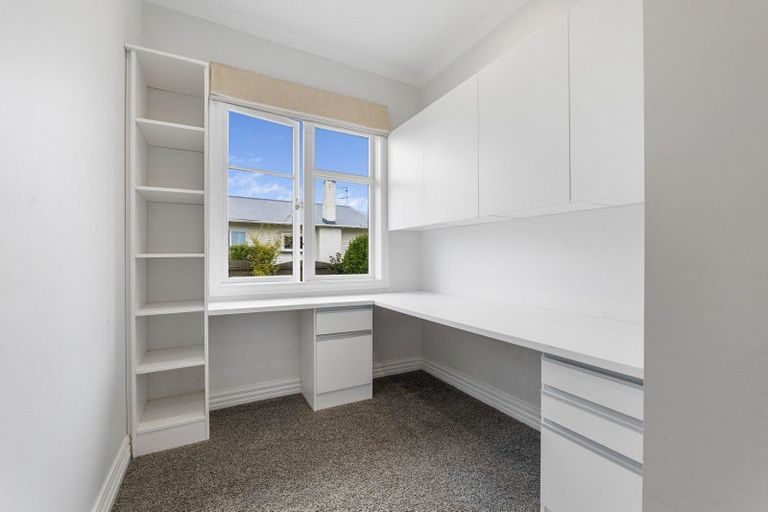 Photo of property in 54 Waiwaka Terrace, Strandon, New Plymouth, 4312