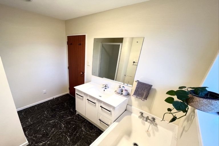 Photo of property in 84a Hartley Avenue, Strowan, Christchurch, 8052