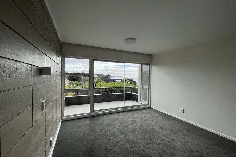 Photo of property in 1/42 Rothesay Bay Road, Rothesay Bay, Auckland, 0630
