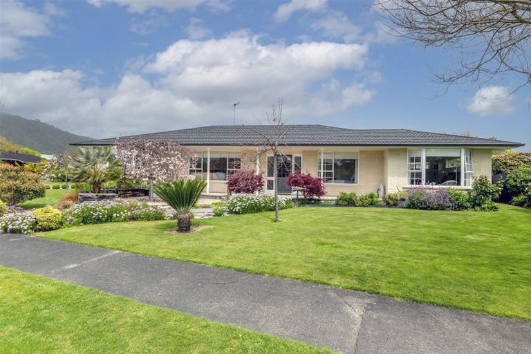 Photo of property in 22 Awanui Drive, Waikanae, 5036