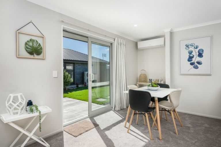 Photo of property in 2 Dame Nganeko Drive, Glenbrook, 2681