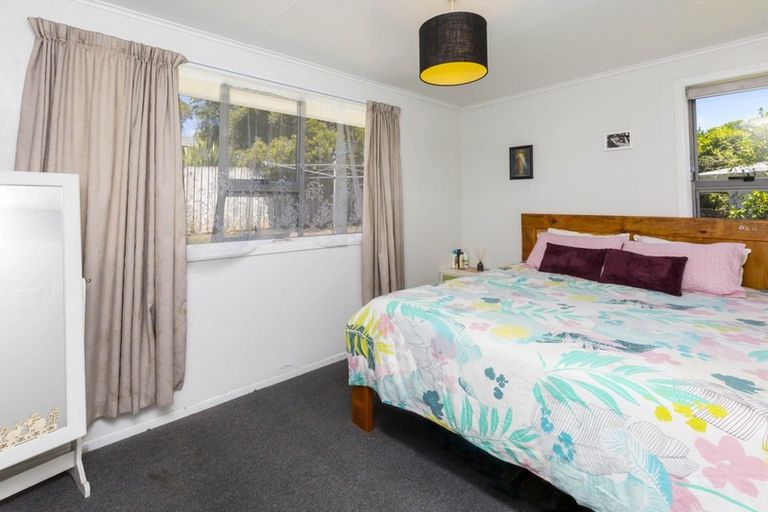 Photo of property in 51 Blueberry Grove, Timberlea, Upper Hutt, 5018