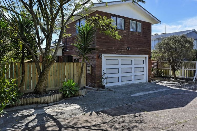 Photo of property in 1/47 Savoy Road, Glen Eden, Auckland, 0602
