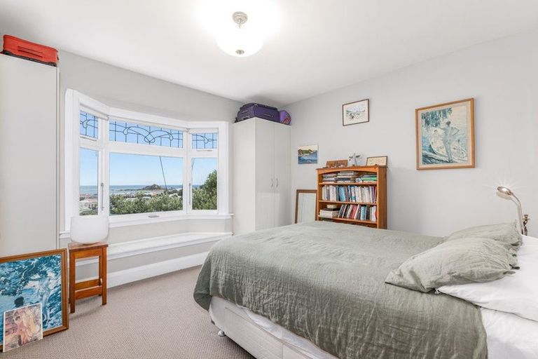 Photo of property in 2a Severn Street, Island Bay, Wellington, 6023