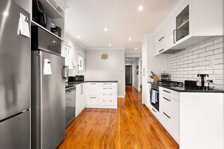 Photo of property in 6 Sardinha Place, Marfell, New Plymouth, 4310