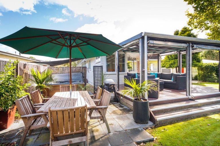 Photo of property in 22 Bond Street, Hokowhitu, Palmerston North, 4410