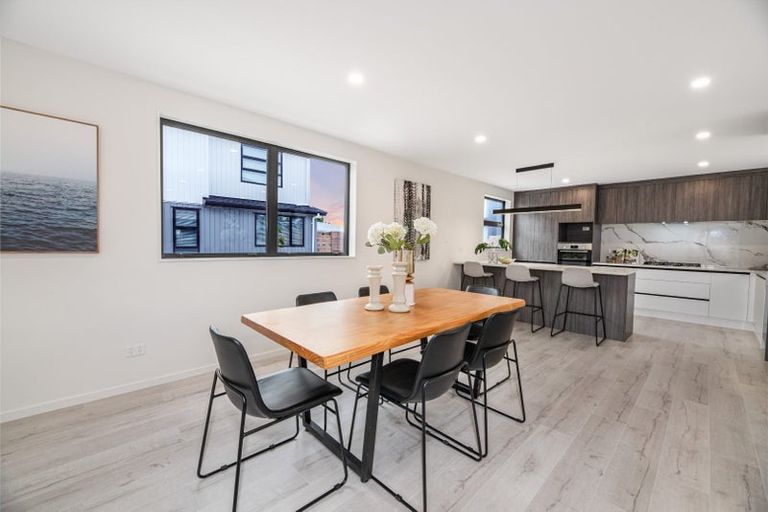 Photo of property in 20d Mackenzie Street, Te Atatu South, Auckland, 0610