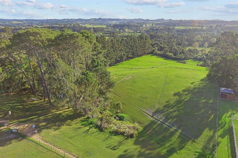 Photo of property in 370 Taupaki Road, Taupaki, Henderson, 0782