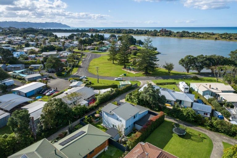 Photo of property in 35 Waione Avenue, Athenree, Waihi Beach, 3177