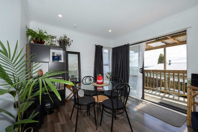 Photo of property in 28 Beauchamp Drive, Massey, Auckland, 0614