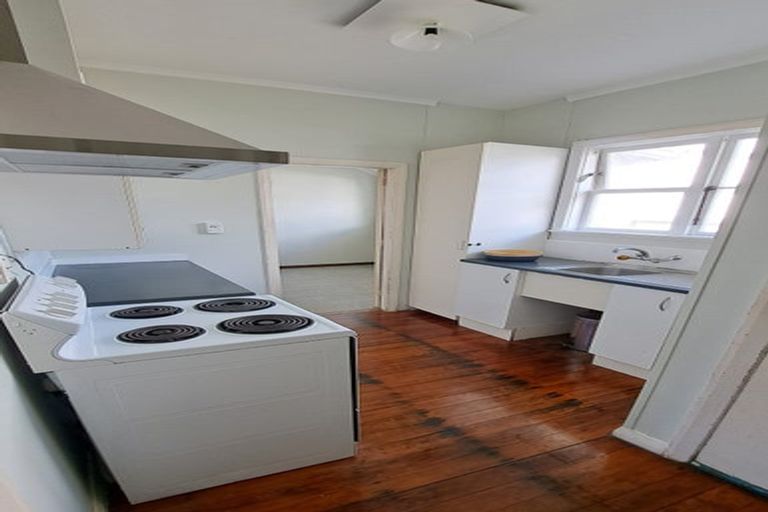 Photo of property in 325 Lake Road, Hauraki, Auckland, 0622