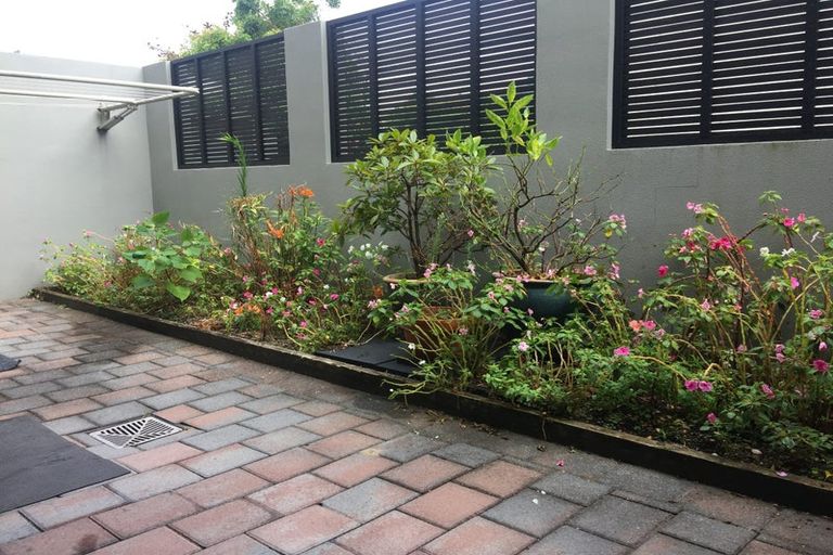 Photo of property in 8/46 May Street, Mount Maunganui, 3116