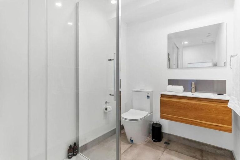 Photo of property in Twin Towers, 811/17 Putney Way, Manukau, Auckland, 2104