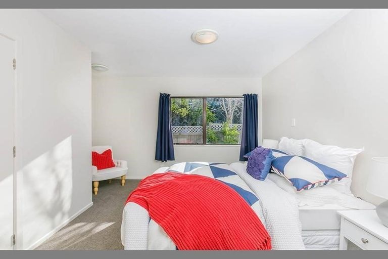Photo of property in 3 Farr Road, West Harbour, Auckland, 0618