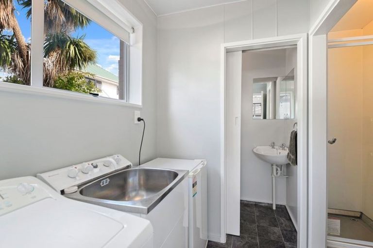 Photo of property in 2 Emlyn Place, Avondale, Christchurch, 8061