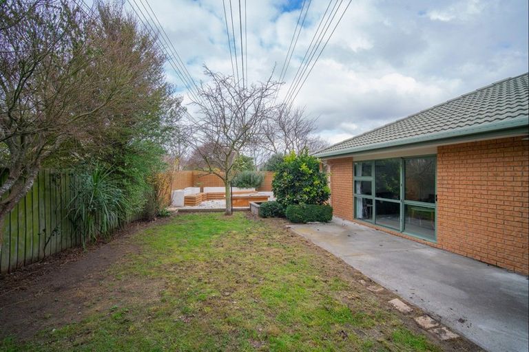 Photo of property in 12 Murfitt Place, Sockburn, Christchurch, 8042