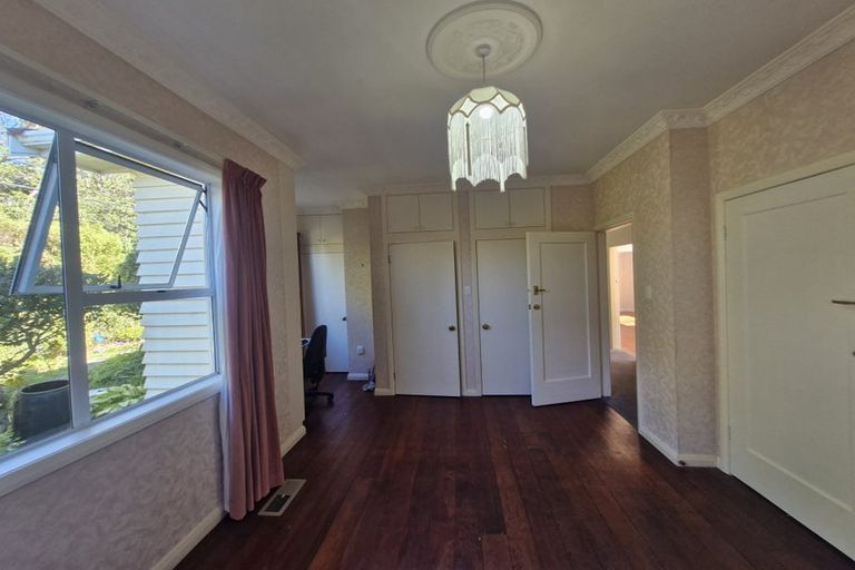 Photo of property in 13 Waikare Street, Karori, Wellington, 6012