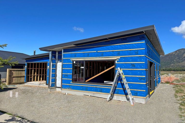 Photo of property in 181 Burdon Loop, Lake Hawea, 9382