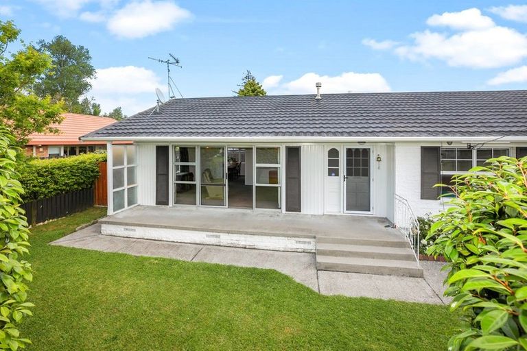Photo of property in 27 Howden Road, Fairfield, Hamilton, 3214