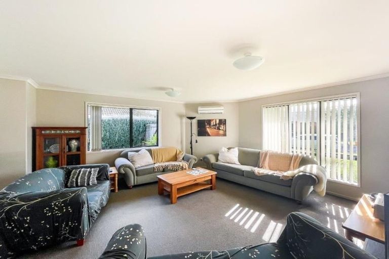 Photo of property in 18 Malbec Place, Rototuna, Hamilton, 3210