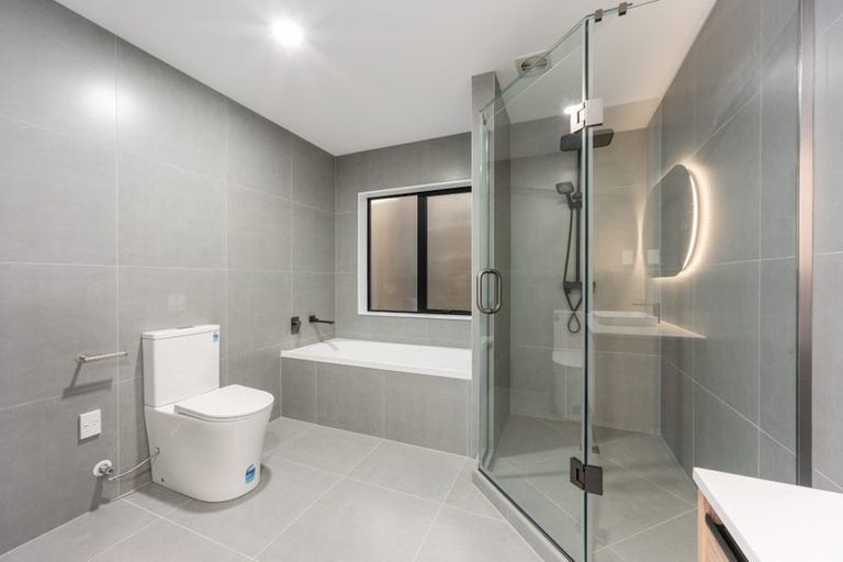 Photo of property in 254a Whangaparaoa Road, Red Beach, 0932