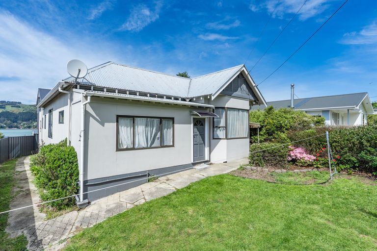 Photo of property in 7 Athol Place, Ravensbourne, Dunedin, 9022