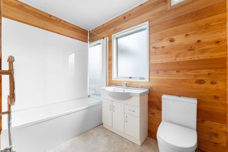 Photo of property in 14 Sarah Todd Lane, Waimauku, 0812