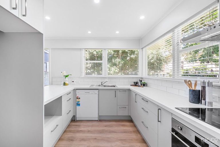 Photo of property in 4 Snell Grove, Clouston Park, Upper Hutt, 5018