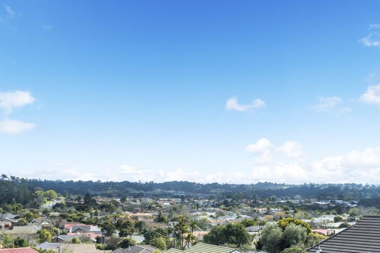 Photo of property in 22 Gala Place, Henderson, Auckland, 0612