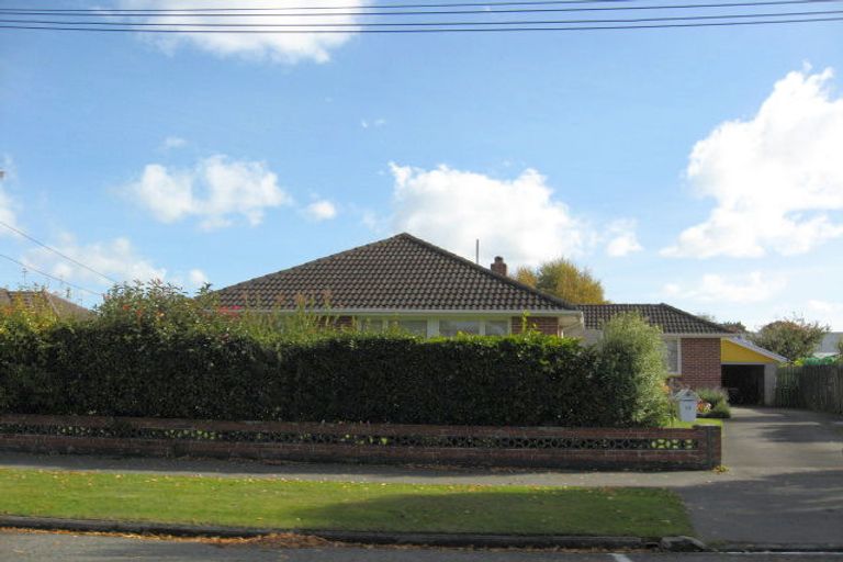 Photo of property in 12 Solway Avenue, Ilam, Christchurch, 8041