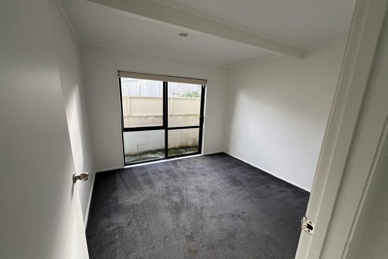 Photo of property in 22 Goodwood Drive, Goodwood Heights, Auckland, 2105