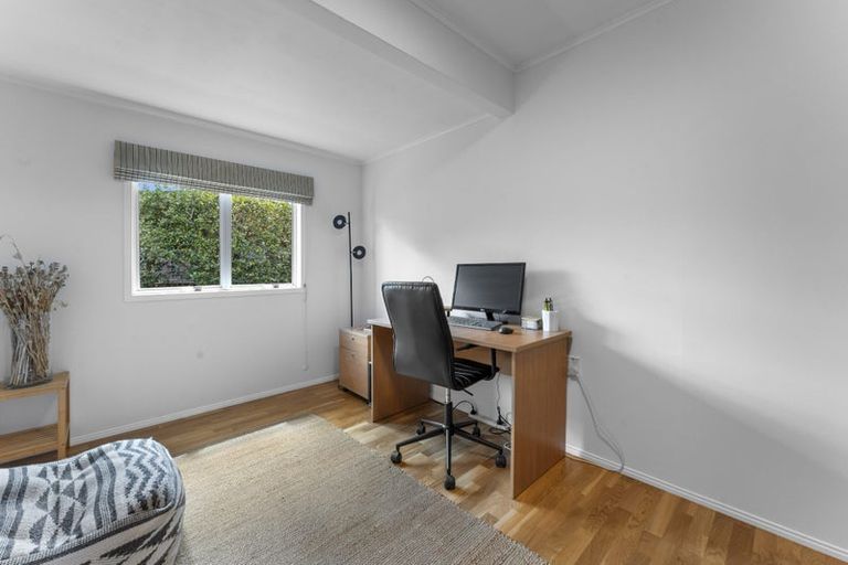 Photo of property in 22 Himalaya Drive, Half Moon Bay, Auckland, 2012