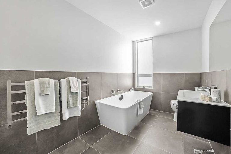 Photo of property in 5/6 Bushland Grove, Paparangi, Wellington, 6037