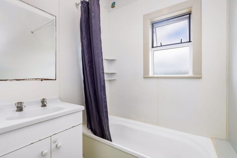 Photo of property in 70 Cartwright Road, Onerahi, Whangarei, 0110