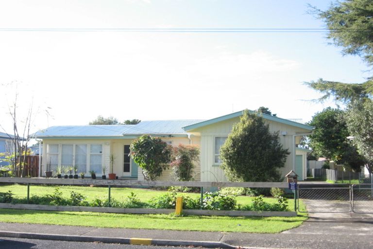 Photo of property in 5 Mcdivitt Street, Manurewa, Auckland, 2102