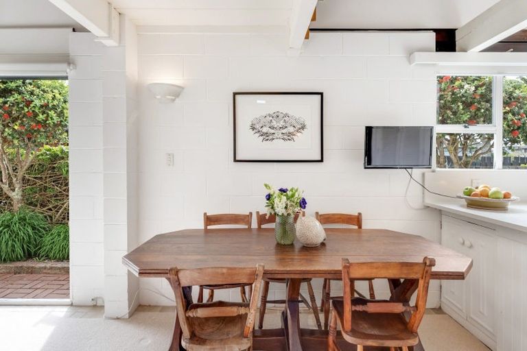 Photo of property in 3/23 Eastern Beach Road, Eastern Beach, Auckland, 2012