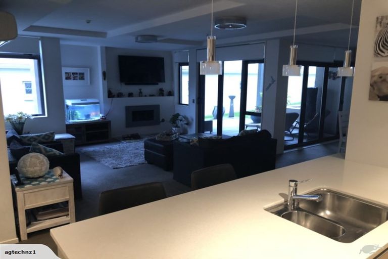 Photo of property in Vivaldi Apartments, 5/48 Marine Parade, Mount Maunganui, 3116