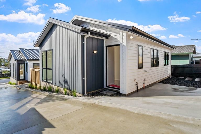 Photo of property in 19b Red Beach Road, Red Beach, 0932