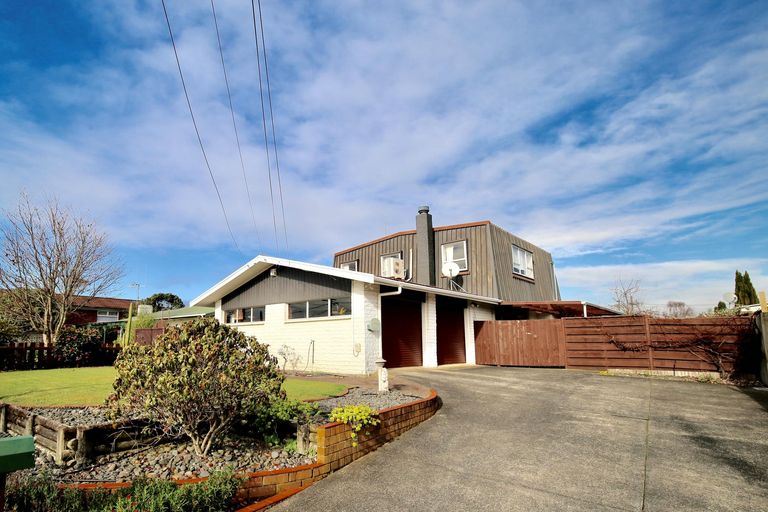 Photo of property in 27 English Street, St Andrews, Hamilton, 3200
