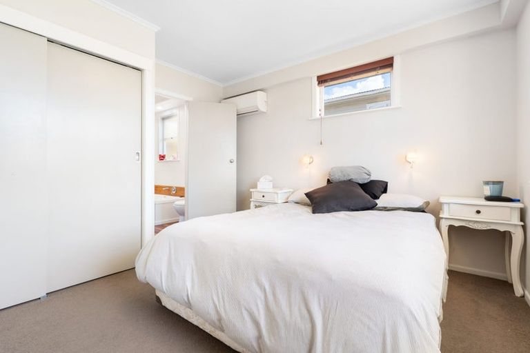 Photo of property in 11 Fordham Street, Beach Haven, Auckland, 0626