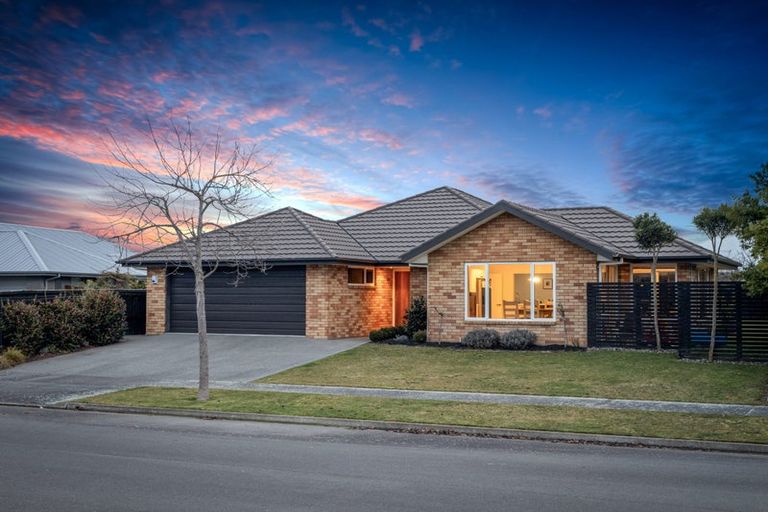 Photo of property in 37 Globe Bay Drive, Templeton, Christchurch, 8042