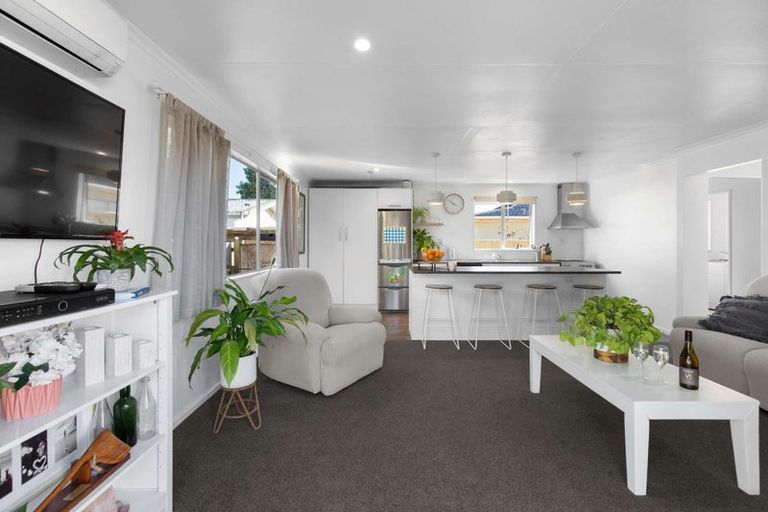 Photo of property in 28 Newton Place, Westbrook, Palmerston North, 4412