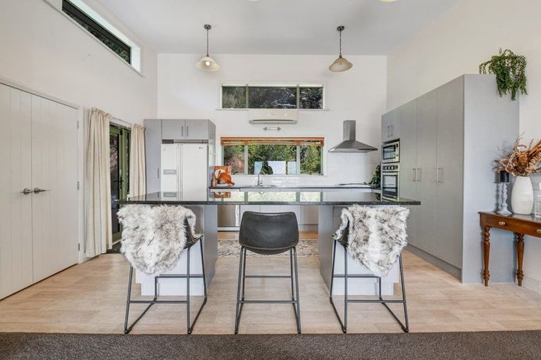 Photo of property in 91 Mangakura Road, Helensville, 0875