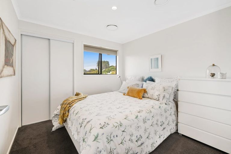 Photo of property in 8a Astrolabe Place, Gulf Harbour, Whangaparaoa, 0930