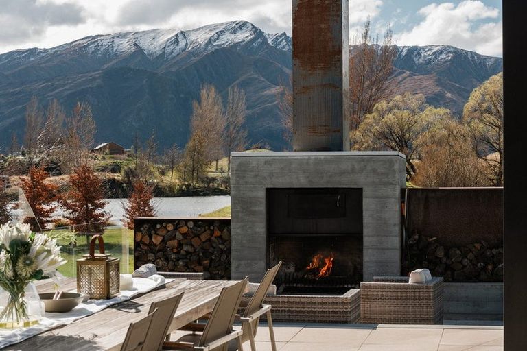 Photo of property in 6 Bendemeer Lane, Lake Hayes, Queenstown, 9371