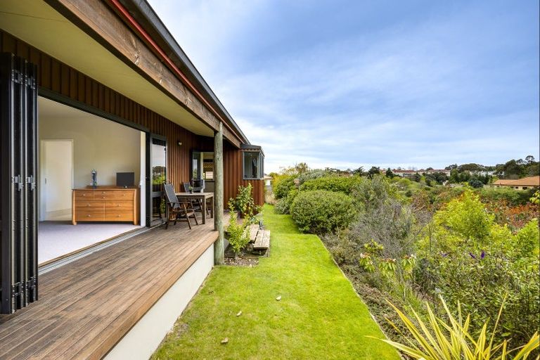 Photo of property in 72 Rochfort Road, Havelock North, 4130