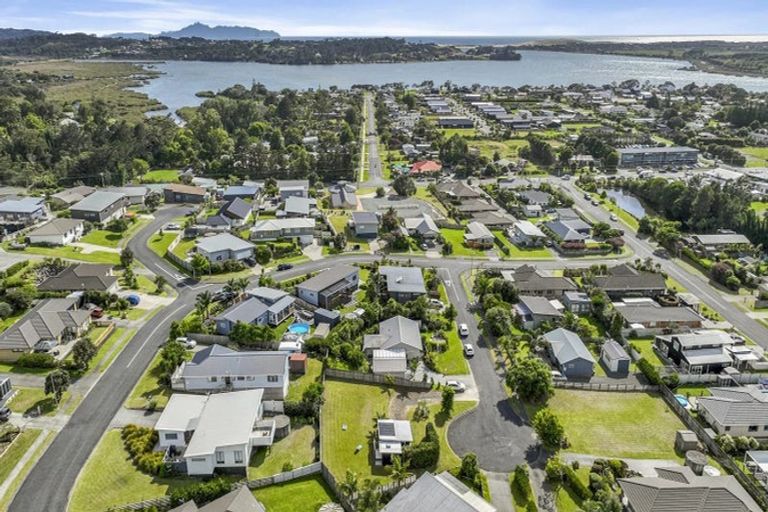 Photo of property in 6 Kakapo Way, Mangawhai, 0505